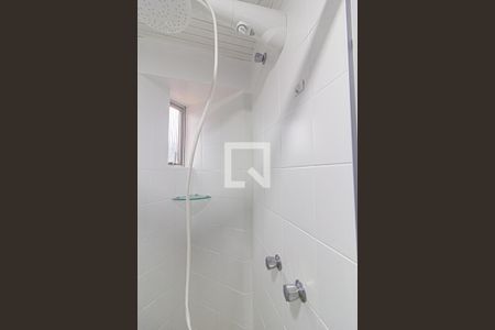 Banheiro de apartamento para alugar com 1 quarto, 35m² em Centro Cívico, Curitiba