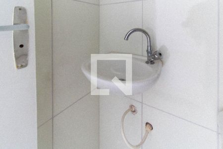 Banheiro de kitnet/studio para alugar com 0 quarto, 35m² em Vila Gomes Cardim, São Paulo