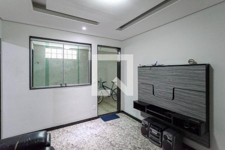 Sala de casa à venda com 3 quartos, 150m² em Piratininga (venda Nova), Belo Horizonte
