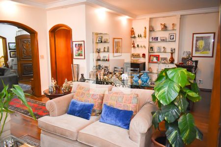Sala 1 de casa à venda com 4 quartos, 387m² em Vila Paiva, São Paulo