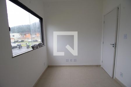 Quarto 1 de apartamento para alugar com 2 quartos, 52m² em Vargem Pequena, Rio de Janeiro