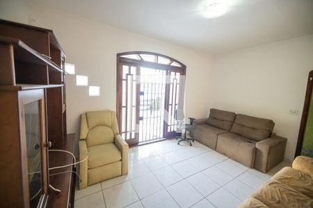 Sala de casa para alugar com 2 quartos, 170m² em Jardim Ester Yolanda, São Paulo