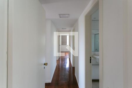 Corredor de apartamento à venda com 4 quartos, 140m² em Mangabeiras, Belo Horizonte