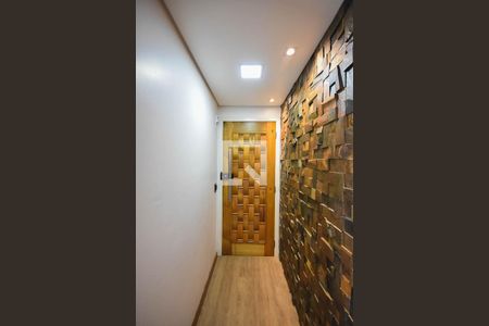 Hall de entrada de apartamento à venda com 2 quartos, 73m² em Jardim Henriqueta, Taboão da Serra
