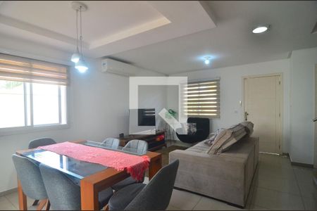 Sala de casa à venda com 3 quartos, 150m² em Rio Branco, Canoas