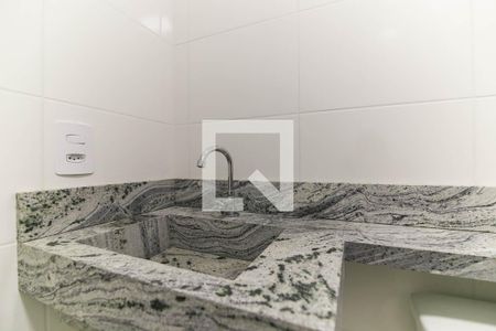 Banheiro - torneira de apartamento para alugar com 1 quarto, 24m² em Vila Nova das Belezas, São Paulo