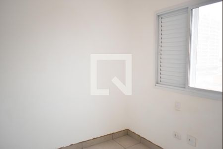 Quarto 2 de apartamento para alugar com 2 quartos, 41m² em Vila Mazzei, São Paulo