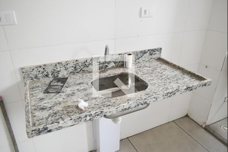 Sala/Cozinha de apartamento para alugar com 2 quartos, 41m² em Vila Mazzei, São Paulo