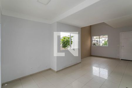 Sala de casa de condomínio para alugar com 3 quartos, 172m² em Vila Oliveira, Mogi das Cruzes