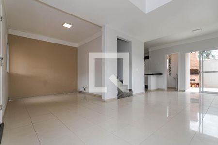 Sala de casa de condomínio para alugar com 3 quartos, 172m² em Vila Oliveira, Mogi das Cruzes