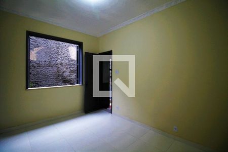 Sala de apartamento para alugar com 2 quartos, 80m² em Del Castilho, Rio de Janeiro