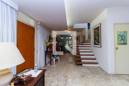 Sala de casa de condomínio à venda com 4 quartos, 370m² em Vila Elvira, São Paulo