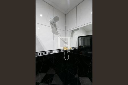 Casa à venda com 140m², 4 quartos e 1 vaga Casa à venda com 140m², 4 quartos e 1 vagaChuveiro