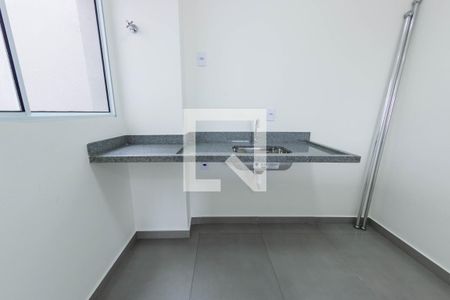 Cozinha de apartamento para alugar com 2 quartos, 45m² em Vila Ema, São Paulo