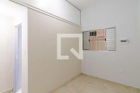 Quarto de casa para alugar com 1 quarto, 26m² em Jardim Seckler, São Paulo