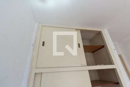 Quarto 1 - Armários de apartamento para alugar com 2 quartos, 42m² em Conjunto Habitacional Padre Manoel da Nobrega, São Paulo