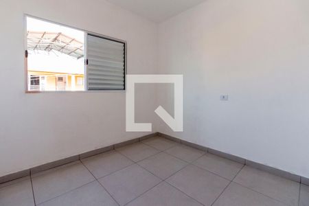 Quarto 2 de apartamento para alugar com 2 quartos, 50m² em Vila Carmosina, São Paulo