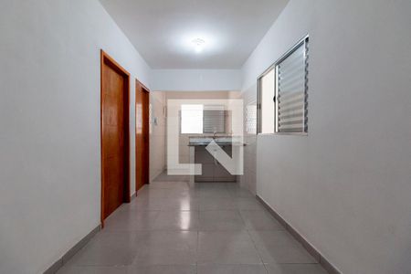 Sala de apartamento para alugar com 2 quartos, 50m² em Vila Carmosina, São Paulo