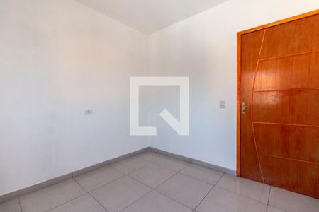 Quarto 2 de apartamento para alugar com 2 quartos, 50m² em Vila Carmosina, São Paulo