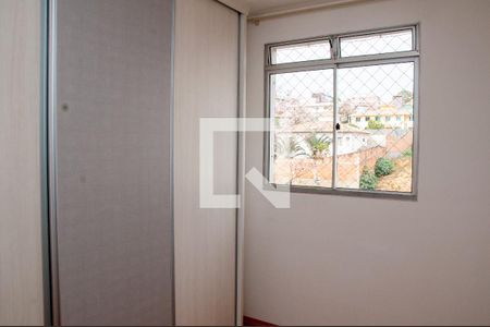 Quarto 2 de apartamento para alugar com 3 quartos, 75m² em Cabral, Contagem