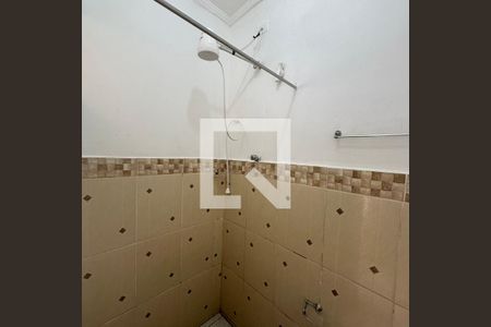 Banheiro de casa para alugar com 1 quarto, 18m² em Jardim Bonfiglioli, São Paulo