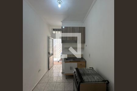 Cozinha de casa para alugar com 1 quarto, 18m² em Jardim Bonfiglioli, São Paulo
