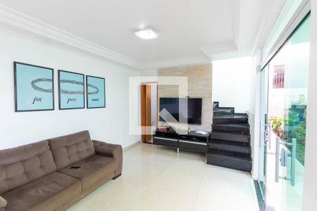 Sala de casa para alugar com 5 quartos, 300m² em Vila Paranaguá, São Paulo