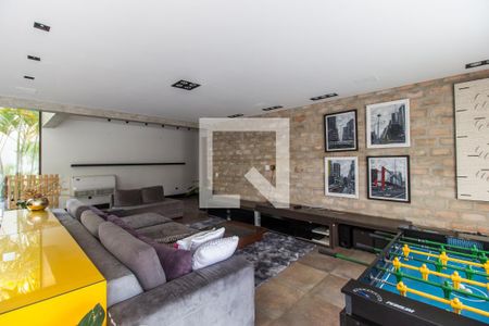 Casa de condomínio à venda com 550m², 5 quartos e 6 vagasSala de TV