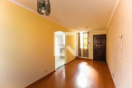 Sala de apartamento para alugar com 2 quartos, 57m² em Conjunto Residencial José Bonifácio, São Paulo