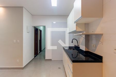 Cozinha de casa de condomínio para alugar com 2 quartos, 52m² em Vila Ema, São Paulo