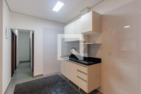 Cozinha de casa de condomínio para alugar com 2 quartos, 52m² em Vila Ema, São Paulo