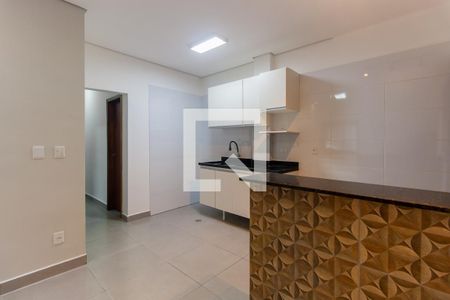 Sala de casa de condomínio para alugar com 2 quartos, 52m² em Vila Ema, São Paulo