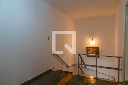 Casa para alugar com 384m², 3 quartos e 6 vagas Casa para alugar com 384m², 3 quartos e 6 vagasHall social