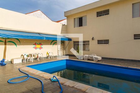 Casa para alugar com 384m², 3 quartos e 6 vagas Casa para alugar com 384m², 3 quartos e 6 vagasPiscina