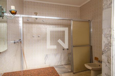 Casa para alugar com 384m², 3 quartos e 6 vagas Casa para alugar com 384m², 3 quartos e 6 vagasBanheiro Suíte