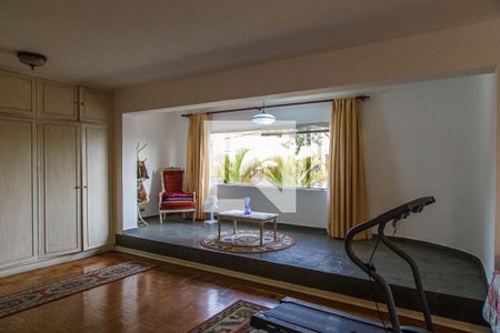 Casa para alugar com 384m², 3 quartos e 6 vagas Casa para alugar com 384m², 3 quartos e 6 vagasQuarto Suíte