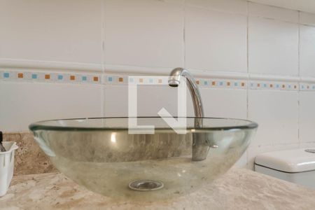 Apartamento à venda com 76m², 2 quartos e 2 vagas Apartamento à venda com 76m², 2 quartos e 2 vagasBanheiro da Suíte