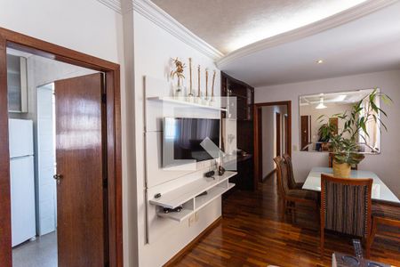 Sala de apartamento à venda com 3 quartos, 120m² em Cachoeirinha, Belo Horizonte