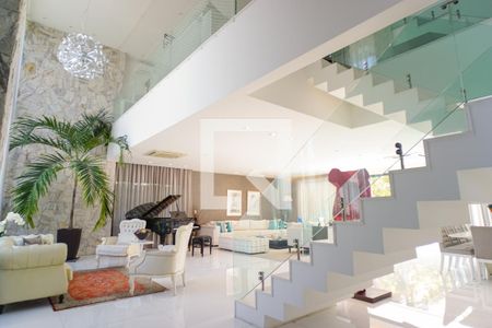 Sala de casa de condomínio à venda com 5 quartos, 760m² em Barra da Tijuca, Rio de Janeiro