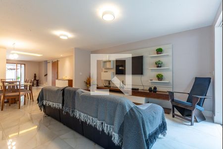 Casa de condomínio à venda com 500m², 5 quartos e 4 vagasSala