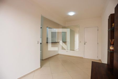 Sala  de apartamento para alugar com 2 quartos, 80m² em Jardim Central, Cotia