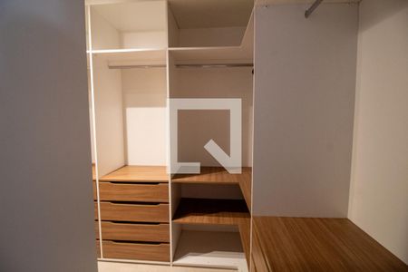 Closet de apartamento para alugar com 1 quarto, 70m² em Jardim das Acácias, São Paulo
