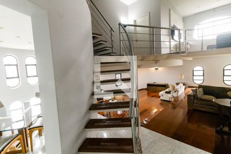 Escada acesso  de apartamento à venda com 4 quartos, 230m² em Morumbi, São Paulo