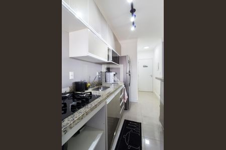 Cozinha de apartamento à venda com 2 quartos, 57m² em Vila Ester (zona Norte), São Paulo