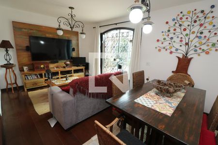 Sala de casa à venda com 5 quartos, 260m² em Vila Carrao, São Paulo