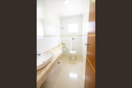 Banheiro de casa para alugar com 3 quartos, 180m² em Jardim Luanda, São Paulo