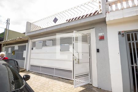 Casa para alugar com 3 quartos, 180m² em Jardim Luanda, São Paulo