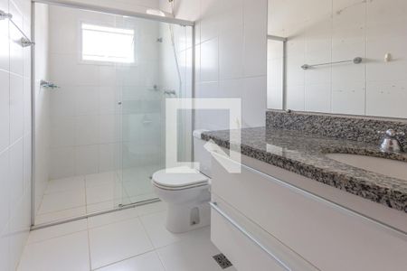 Banheiro da Suíte 1 de casa de condomínio para alugar com 8 quartos, 372m² em Jardim Paiquerê, Valinhos