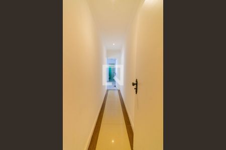 Corredor de casa à venda com 3 quartos, 160m² em Jardim Vila Formosa, São Paulo