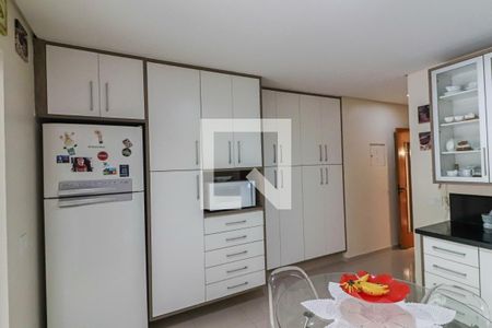 Casa para alugar com 500m², 5 quartos e 5 vagas Casa para alugar com 500m², 5 quartos e 5 vagasCozinha